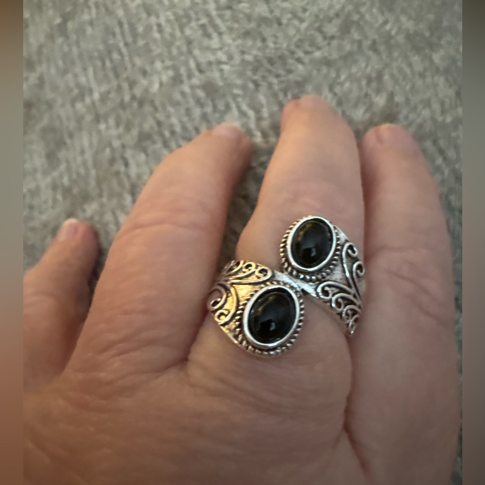 EUC silver tone ring with black stones size 8.5